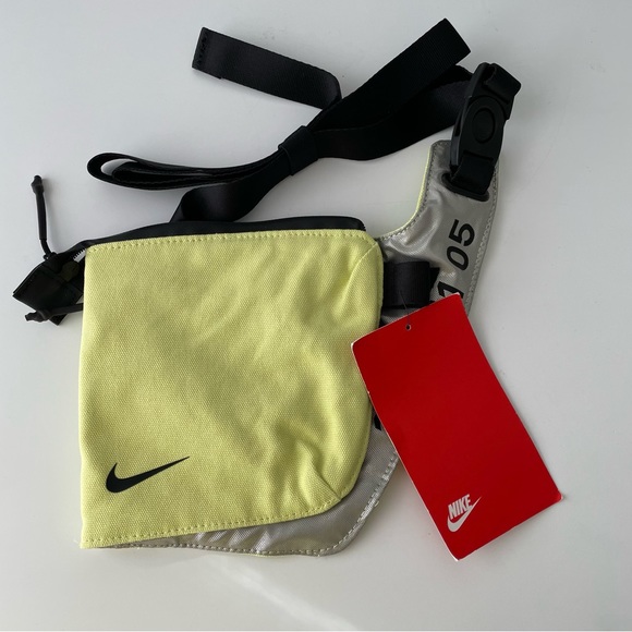 NWT Nike Tech Crossbody Bag - Picture 3 of 10